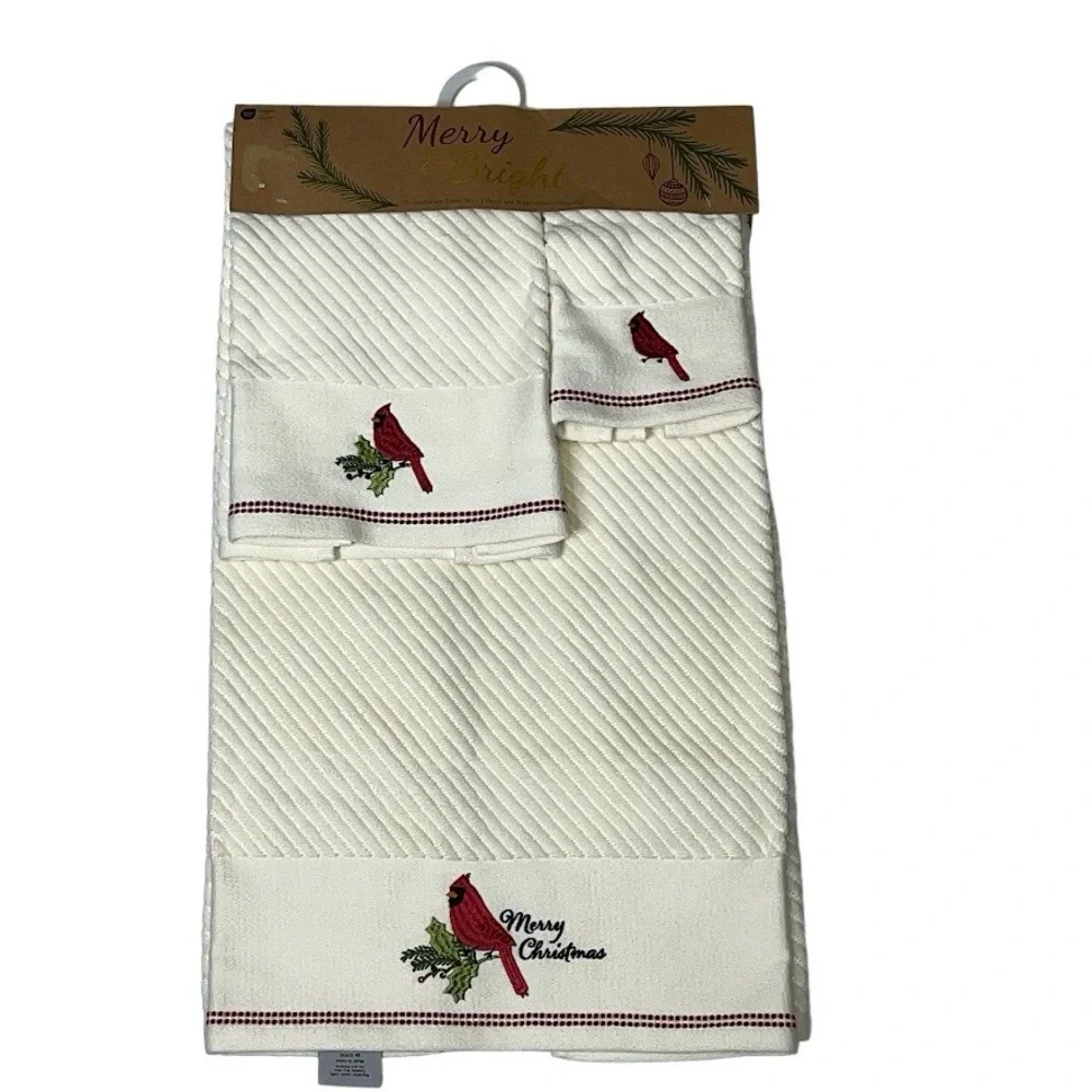 Merry & Bright Beaded Cardinal Christmas Holly Berry Embellished Bath Towel Set